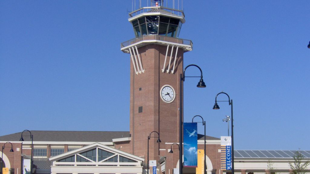 United Airlines Alexandria International Airport – AEX Terminal