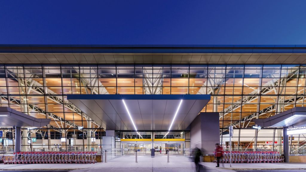 United Airlines Calgary International Airport – YYC Terminal