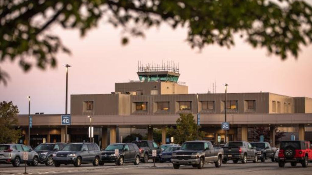 Avelo Airlines Capital Region International Airport – LAN Terminal