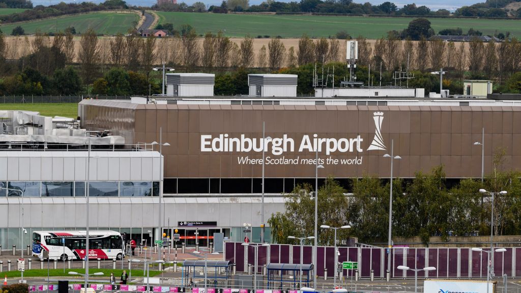 United Airlines Edinburgh Airport – EDI Terminal
