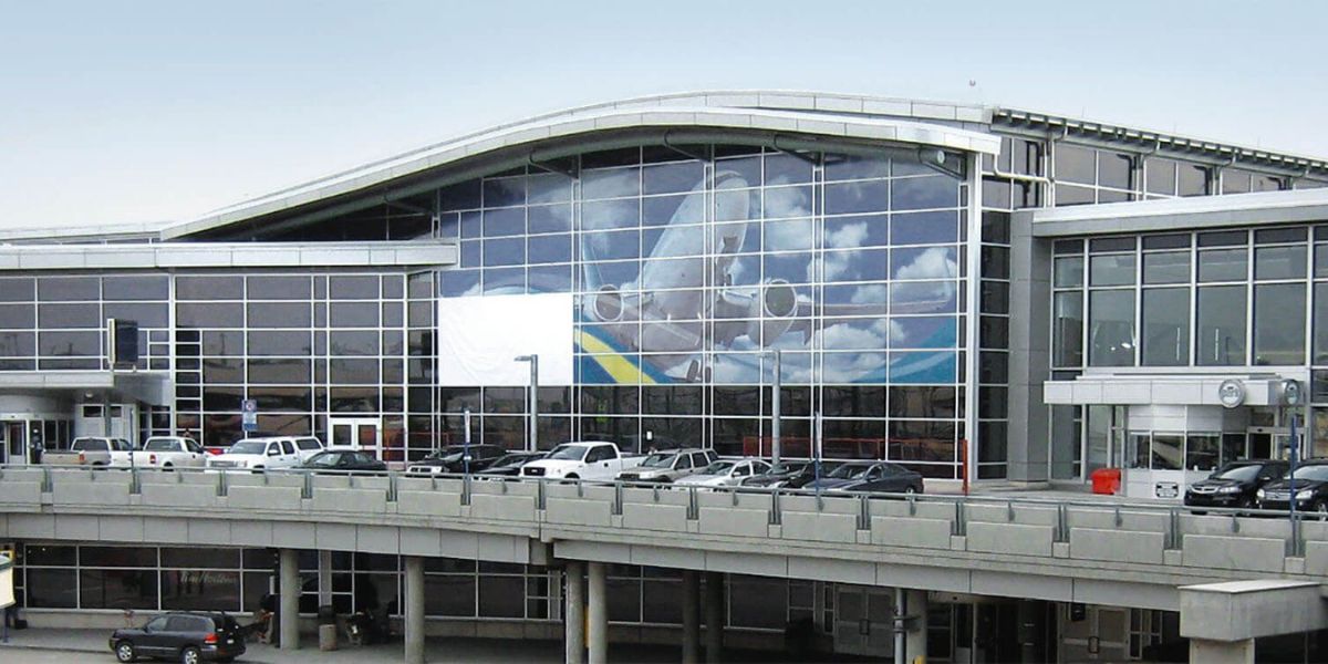 United Airlines Edmonton International Airport – YEG Terminal