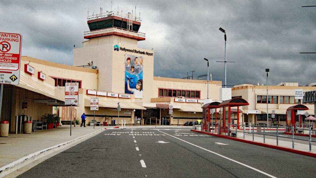 Avelo Airlines Hollywood Burbank Airport – BUR Terminal