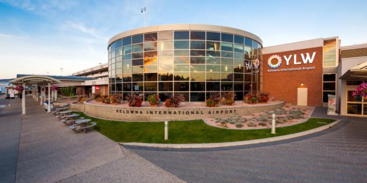United Airlines Kelowna International Airport –        YLW Terminal