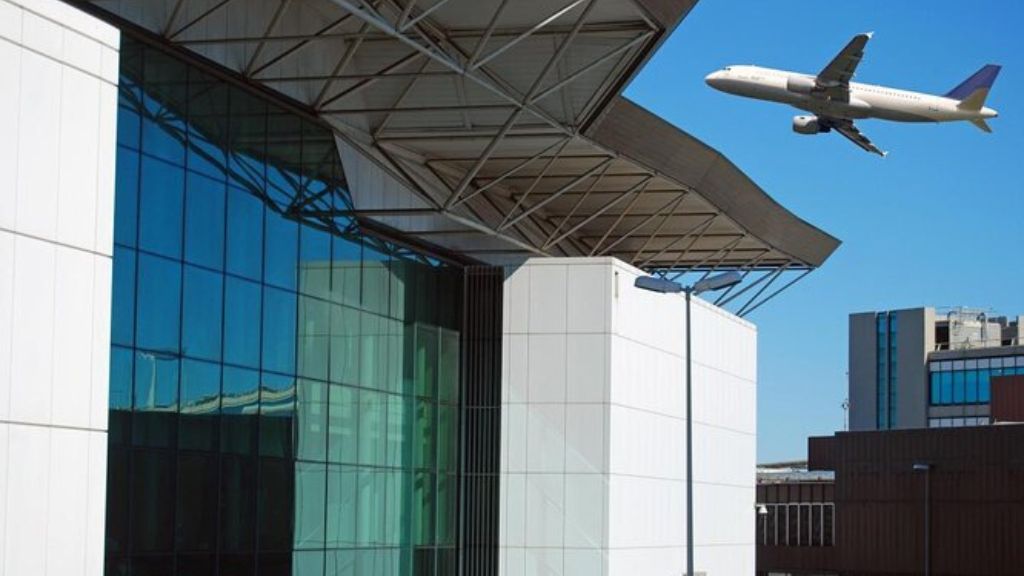 United Airlines Leonardo da Vinci Fiumicino Airport –  FCO Terminal