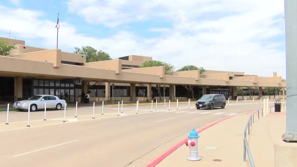 United Airlines Lubbock Preston Smith Airport – LBB Terminal