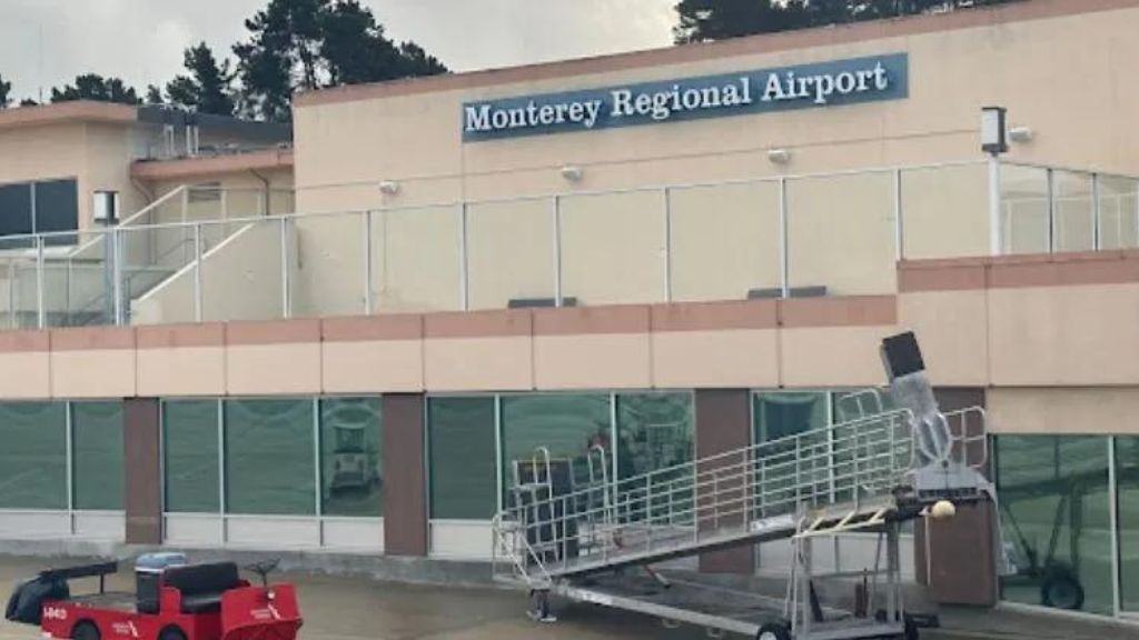 United Airlines Monterey Regional Airport –  MRY Terminal