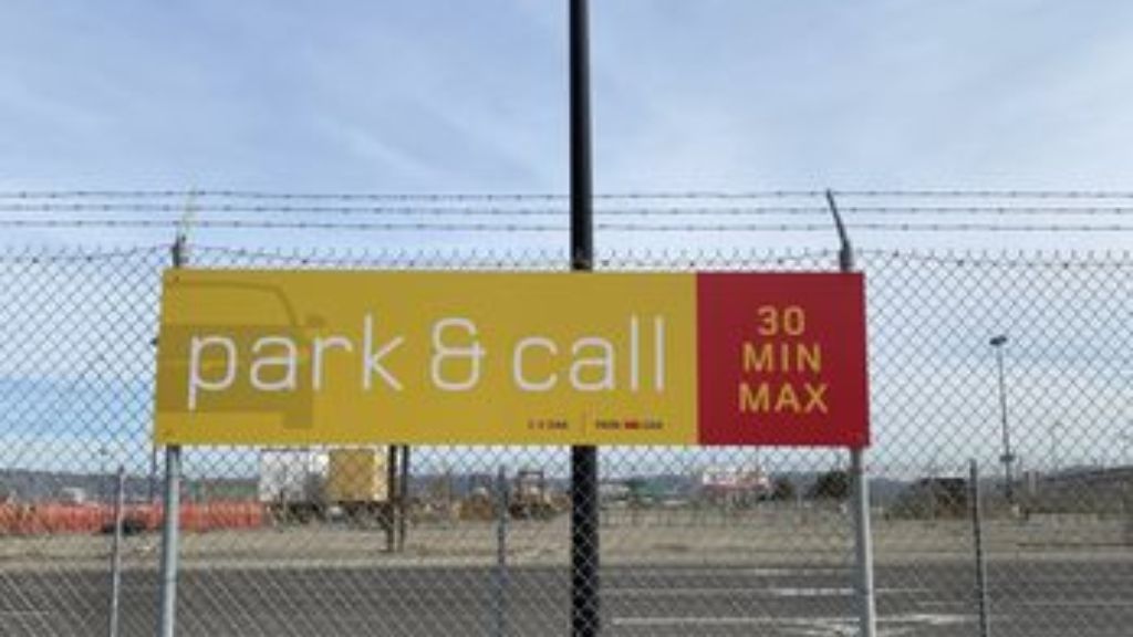 Oakland Airport Park And Call Service 