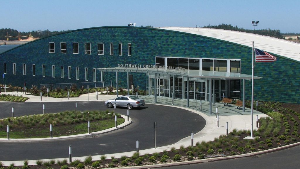 United Airlines Southwest Oregon Regional Airport – OTH Terminal