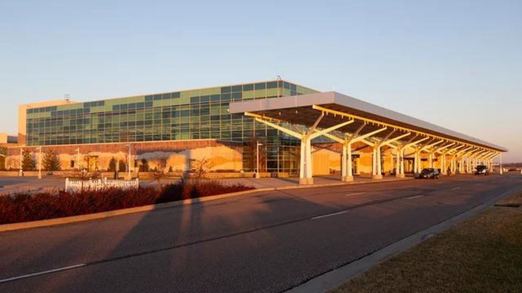 United Airlines Springfield Branson National Airport – SGF Terminal