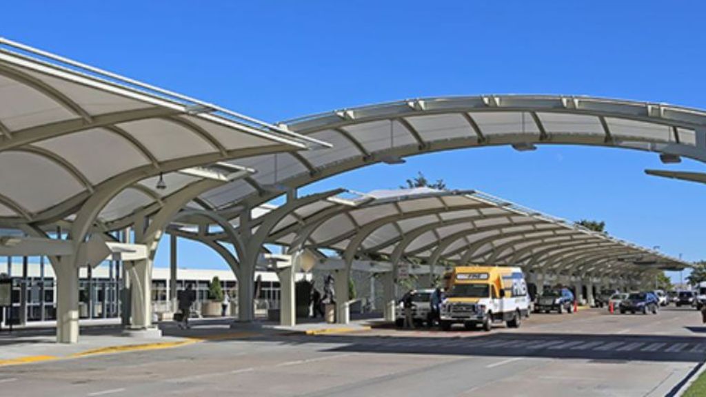 Breeze Airways Tulsa International Airport – TUL Terminal