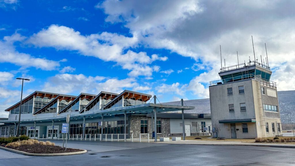 United Airlines Williamsport Regional Airport – IPT Terminal