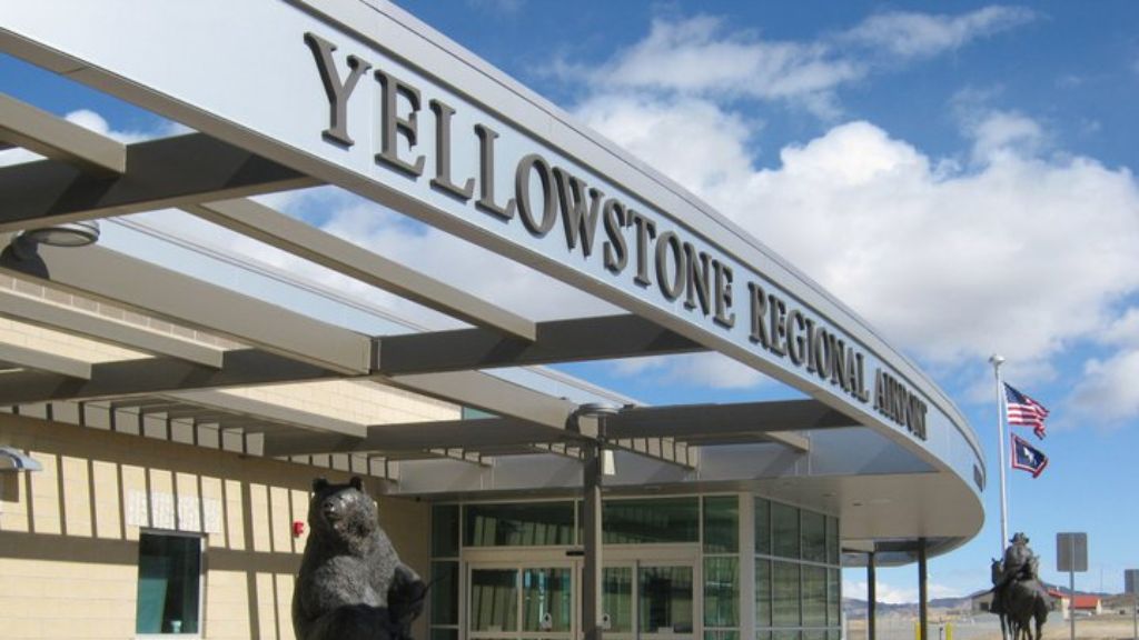 United Airlines Yellowstone Regional Airport –  COD Terminal