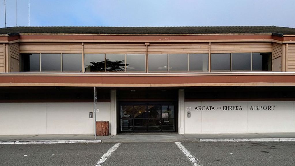 United Airlines California Redwood Coast Humboldt County Airport – ACV Terminal