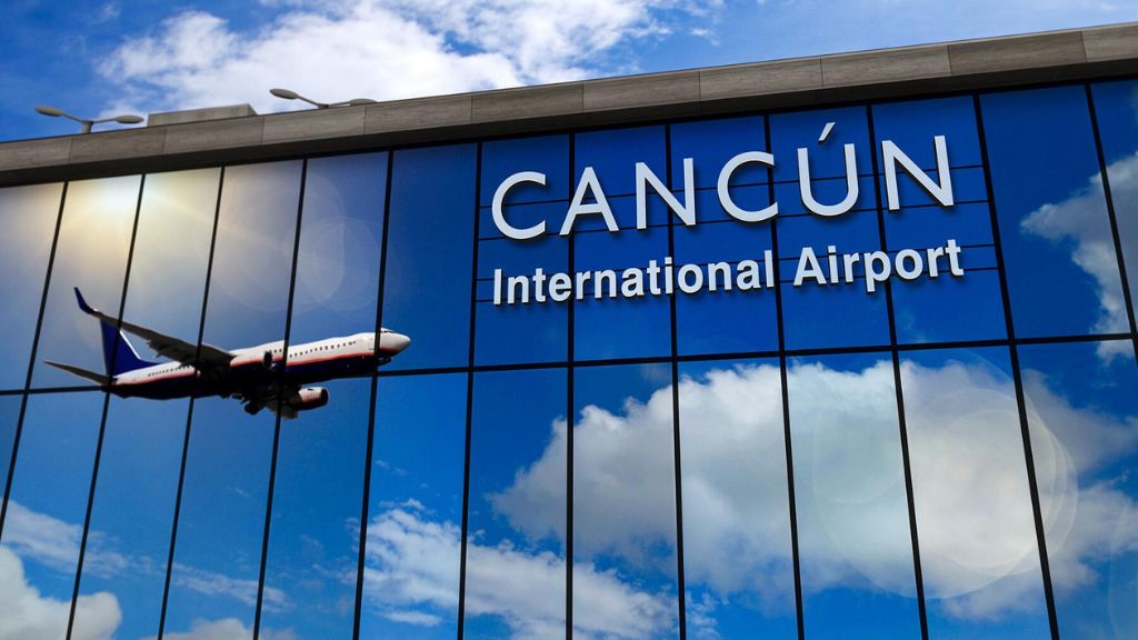 United Airlines Cancun International Airport –   CUN Terminal