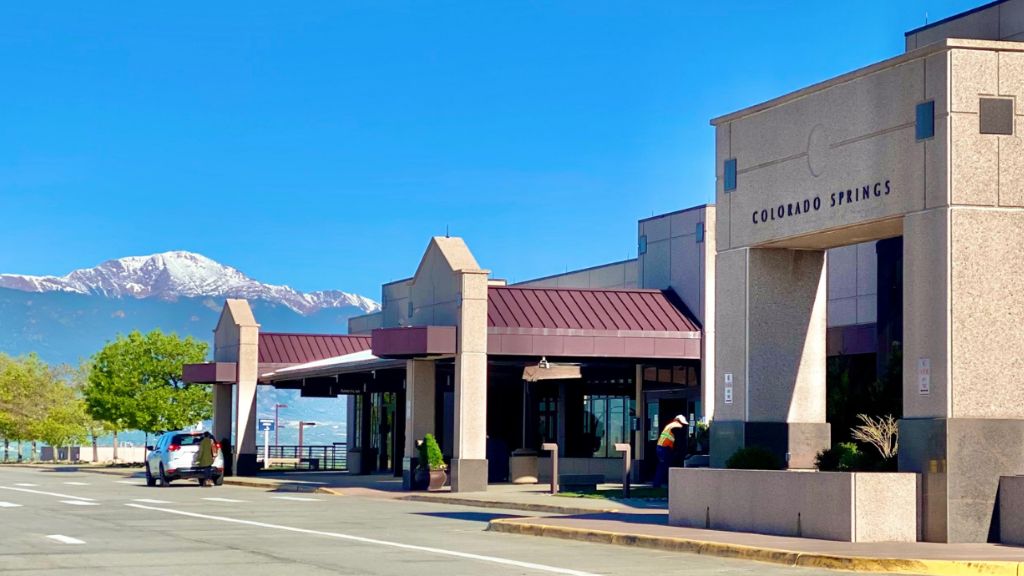 United Airlines Colorado Springs Airport –  COS Terminal