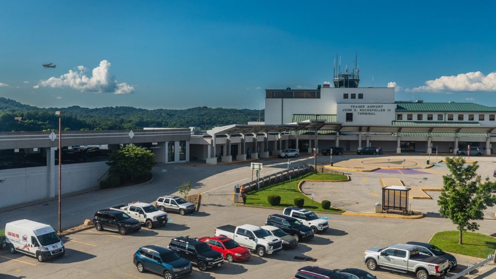 United Airlines Raleigh County Memorial Airport – BKW Terminal