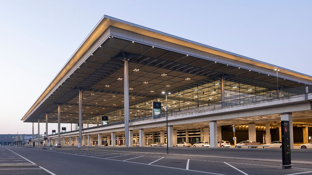 EasyJet Berlin Brandenburg Airport – BER Terminal