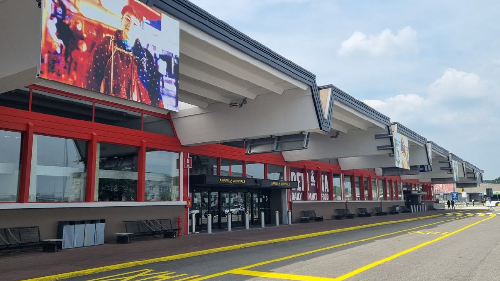 EasyJet Milan Malpensa Airport – MXP Terminal