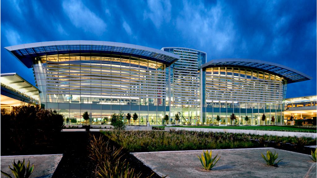 Alaska Airlines Sacramento International Airport – SMF Terminal