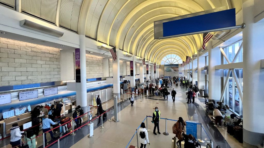 LATAM Airlines Los Angeles International Airport – LAX Terminal