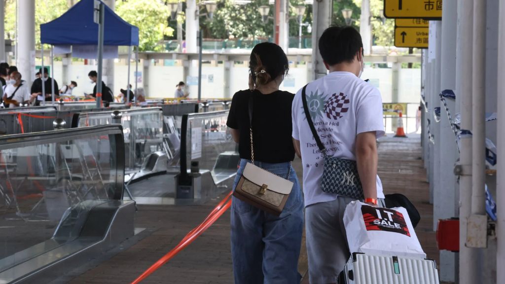 pre-Departure Procedures for Viva Aerobus Terminal LAX