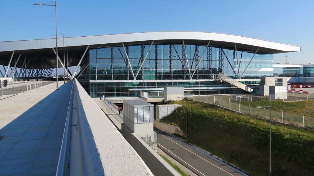 Aer Lingus Santiago-Rosalía de Castro Airport – SCQ Terminal