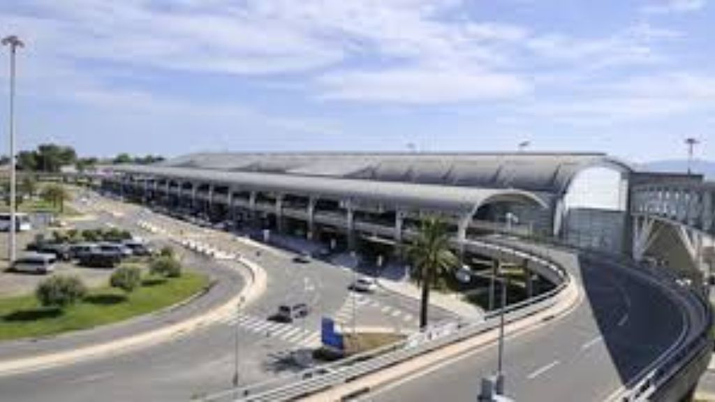 Lufthansa Airlines Cagliari Elmas Airport – CAG Terminal