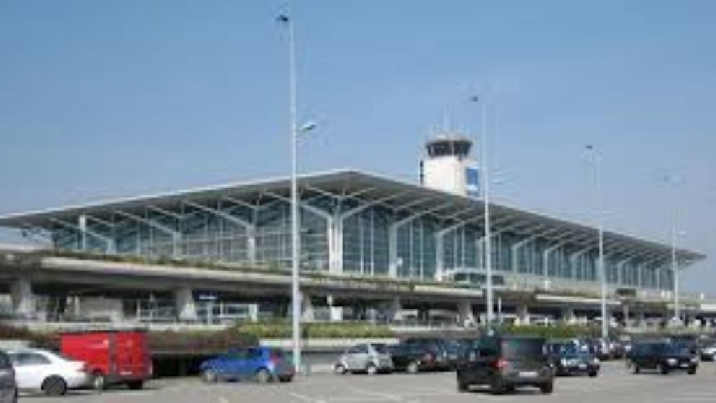 Lufthansa Airlines EuroAirport Basel-Mulhouse-Freiburg – BSL Terminal