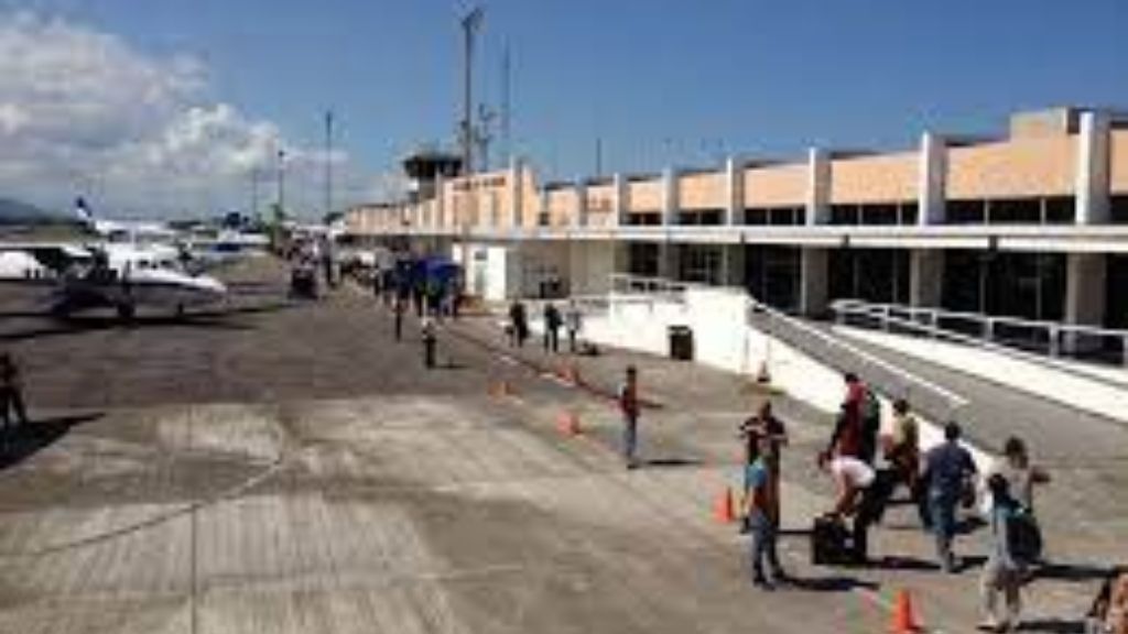 Cayman Airways Golosón International Airport – LCE Terminal