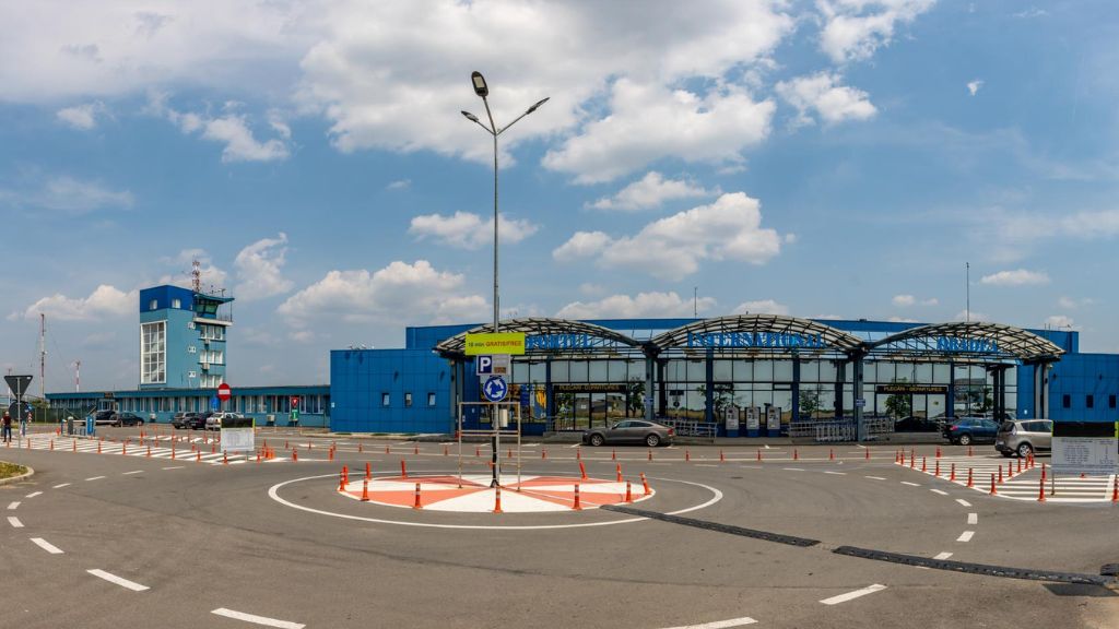 TAROM Airlines Oradea International Airport – OMR Terminal