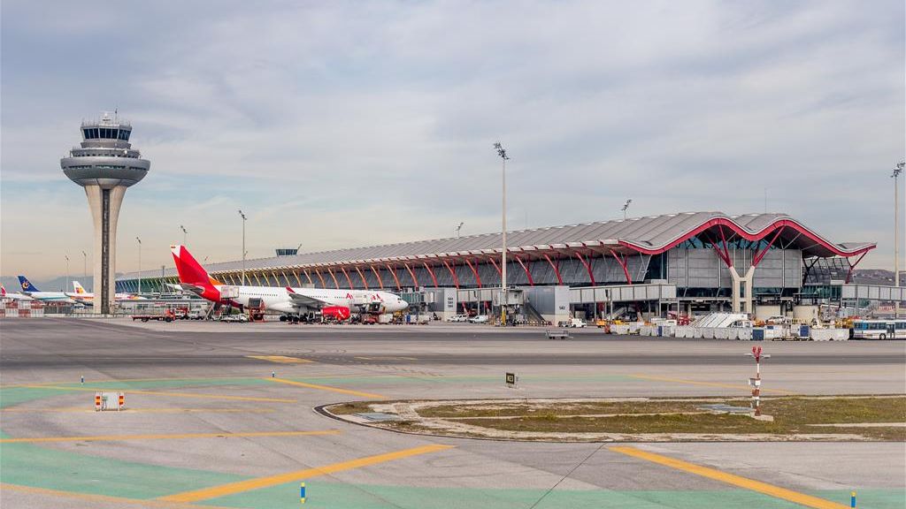 LOT Polish Airlines Adolfo Suárez Madrid–Barajas Airport – MAD Terminal