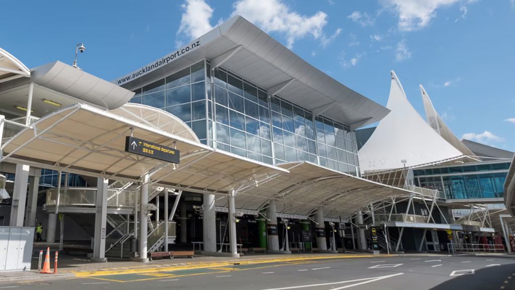 Cathay Pacific Airways Auckland Airport – AKL Terminal