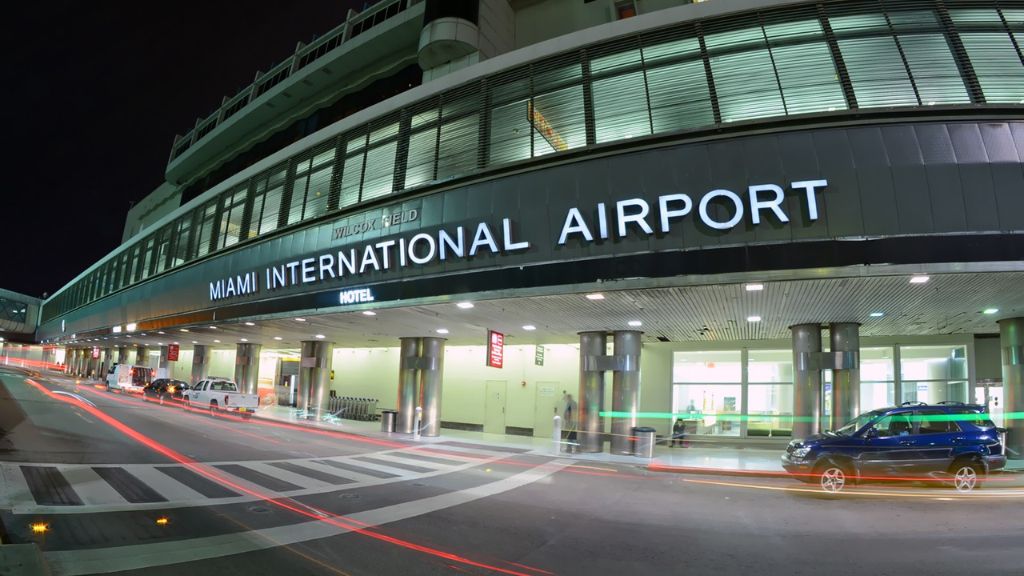 LOT Polish Airlines Miami International Airport – MIA Terminal