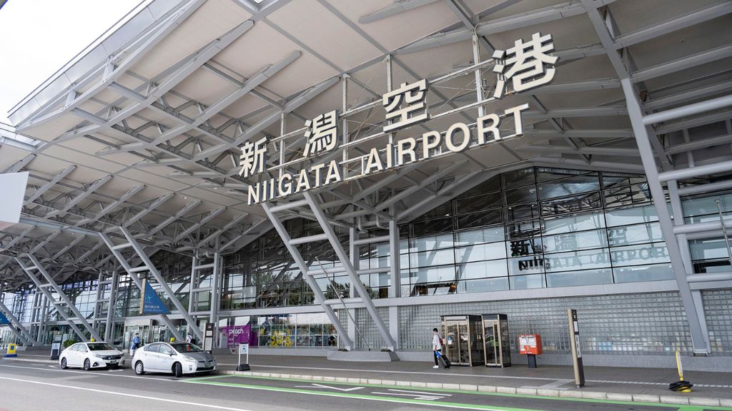 Japan Airlines Niigata Airport – KIJ Terminal