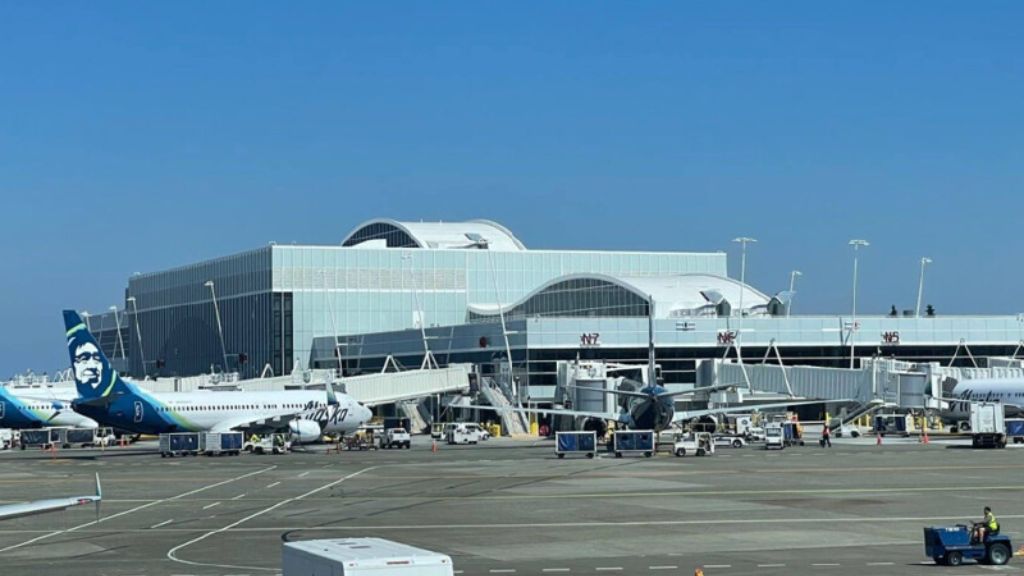 Starlux Airlines Seattle–Tacoma International Airport – SEA Terminal